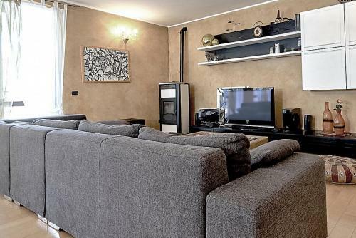 Querce Villa Sleeps 8 Pool Wifi