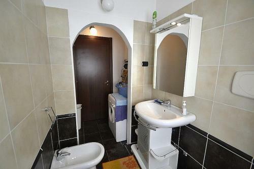 Querce Villa Sleeps 8 Pool Wifi