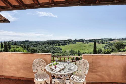 Pillo Villa Sleeps 10 With Pool And Air Con
