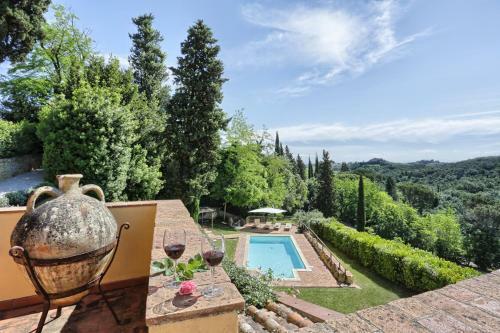 Pillo Villa Sleeps 10 With Pool And Air Con
