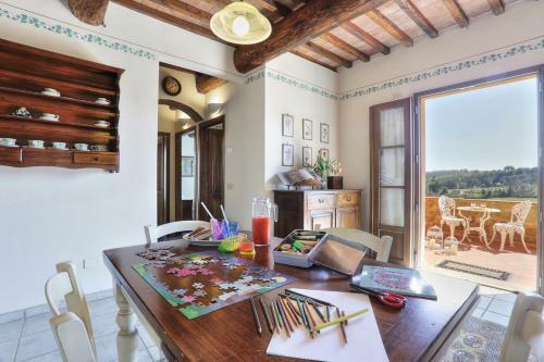 Pillo Villa Sleeps 10 With Pool And Air Con