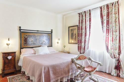 Pillo Villa Sleeps 12 With Pool And Air Con