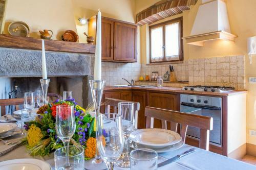 Quadro Villa Sleeps 14 With Pool