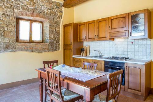 Quadro Villa Sleeps 14 With Pool