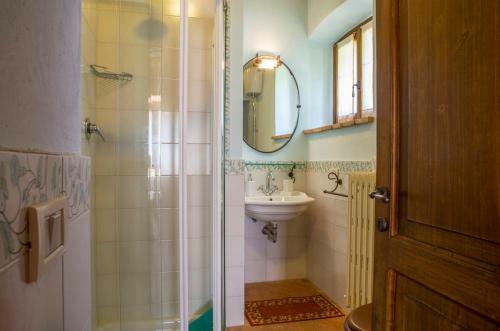 Quadro Villa Sleeps 14 With Pool