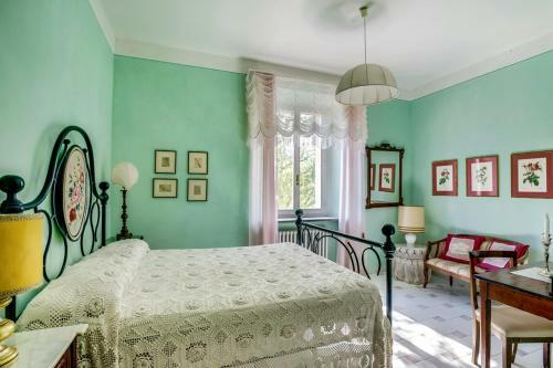 Radicofani Villa Sleeps 28 With Pool