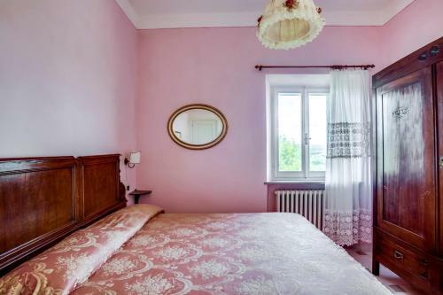 Radicofani Villa Sleeps 28 With Pool