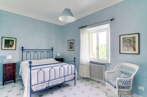 Radicofani Villa Sleeps 28 With Pool