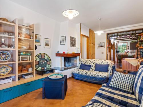 Garden-view Villa In Ragusa With Private Pool