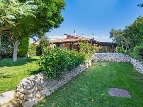 Garden-view Villa In Ragusa With Private Pool