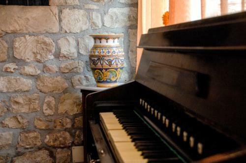 Hostal Ercole Di Cafeo Bed And Breakfast