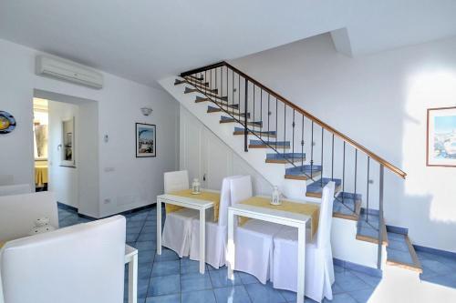 Ravello Villa Sleeps 10 Pool Air Con Wifi