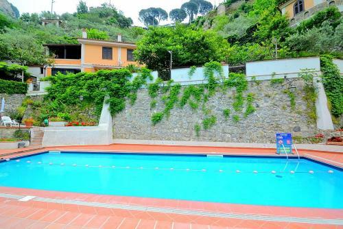 Ravello Villa Sleeps 2 Pool