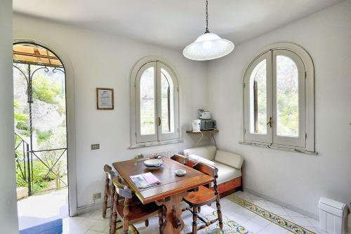 Ravello Villa Sleeps 2 Pool
