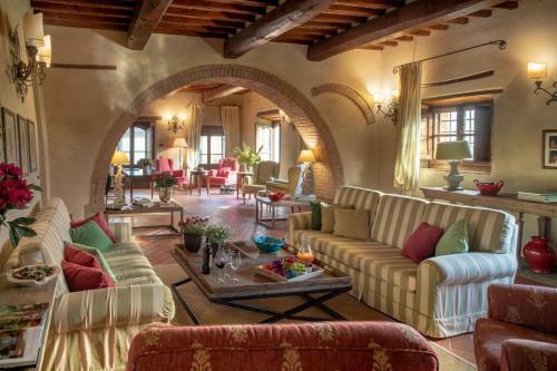Rapale Villa Sleeps 18 Pool Wifi
