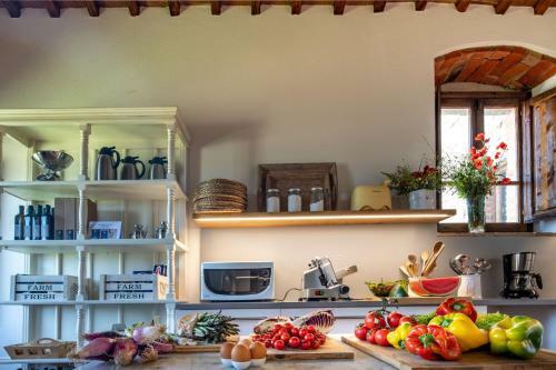 Rapale Villa Sleeps 18 Pool Wifi
