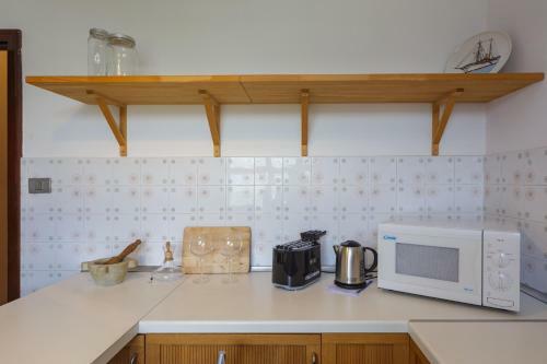 Apartamento Casa Anna Sea View, Pool, Parking & Wifi