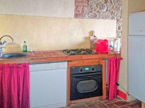 Rapale Apartment Sleeps 6 With Pool And Wifi
