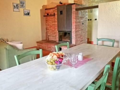 Rapale Apartment Sleeps 6 With Pool And Wifi