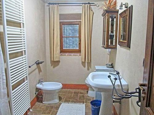 Rapale Apartment Sleeps 6 With Pool And Wifi