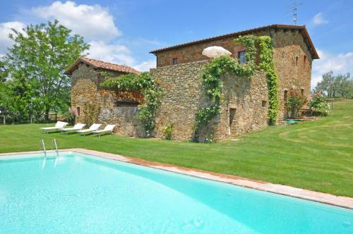 Rapale Apartment Sleeps 6 With Pool And Wifi