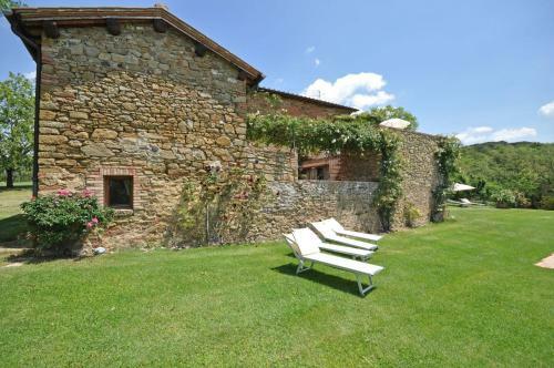 Rapale Apartment Sleeps 6 With Pool And Wifi