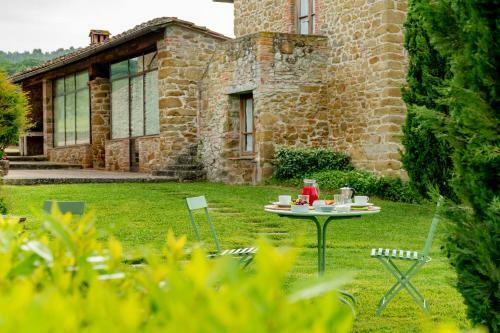 Rapale Villa Sleeps 20 With Pool