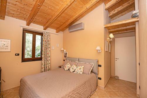 Villa Homes In Genoa - Charming Cottage
