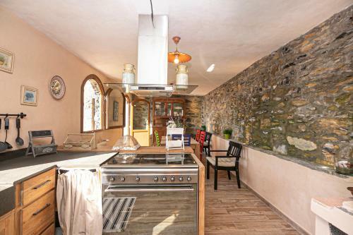 Villa Homes In Genoa - Charming Cottage