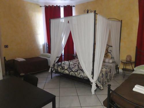 Hostal Triple Room With Private Bathroom