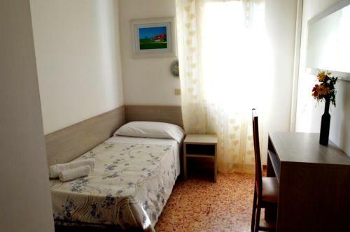 Hostal New Hotel Cirene Room For 4 People Half Pension
