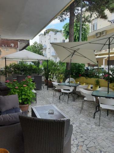 Hostal New Hotel Cirene Room For 4 People Half Pension