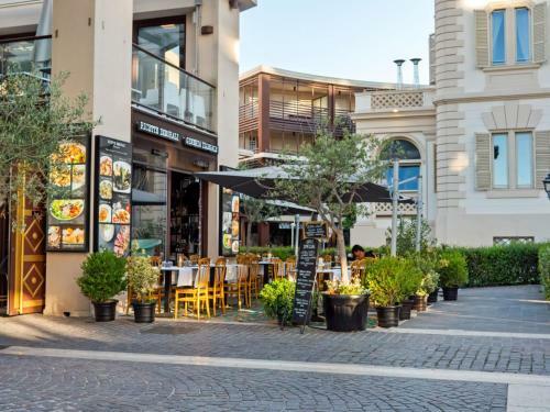 Apartamento A Luxurious Residence Situated In Marino Centro