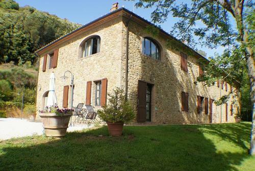 Riparbella Villa Sleeps 3 Pool