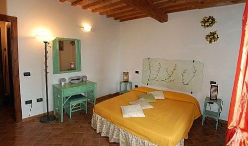 Riparbella Villa Sleeps 3 Pool