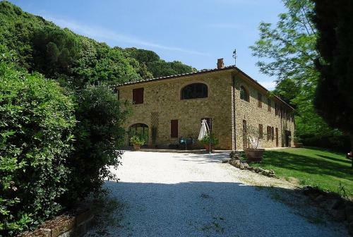 Riparbella Villa Sleeps 5 Pool