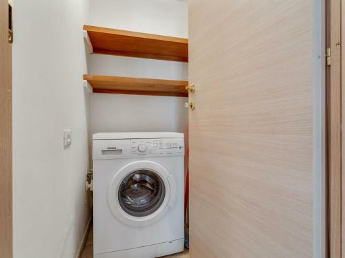 Stunning Apartment In Ripabottoni With Swimming Pool