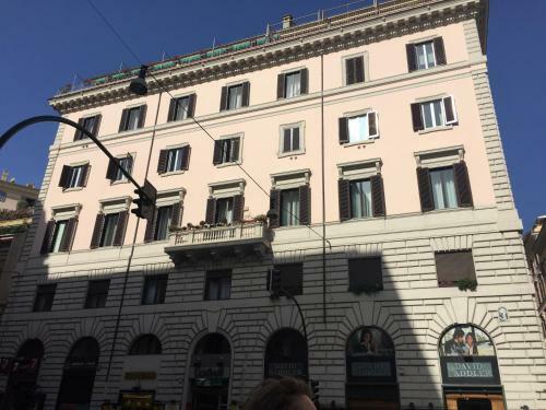 Hotel Monti First