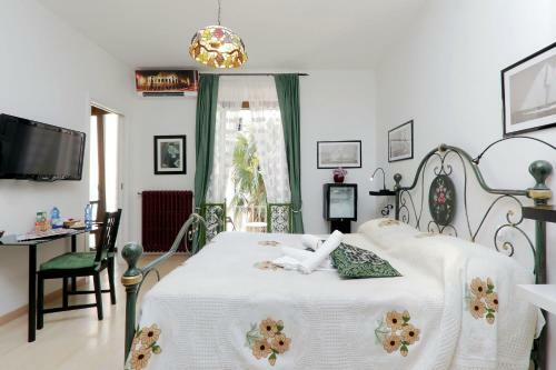 Hostal Lhg Comfy Rooms