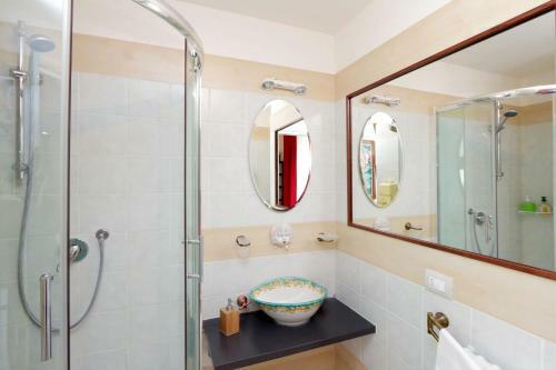 Hostal Lhg Comfy Rooms