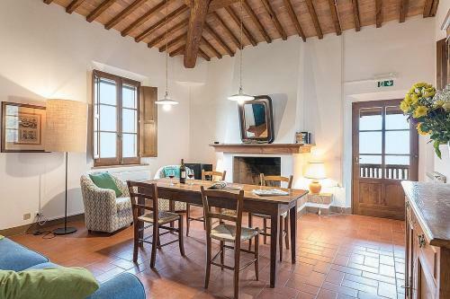 Campana Villa Sleeps 4 Pool Wifi