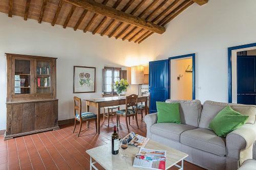 Campana Villa Sleeps 3 Pool Wifi