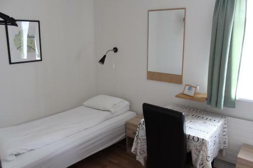 Hostal L�ns� Guesthouse