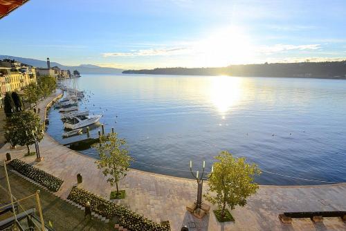 Salo Villa Sleeps 5 Air Con