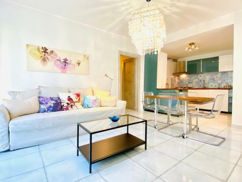 Apartamento Teatro Verdi & Villa Comunale Charming Flat