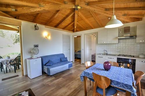 San Carlo Villa Sleeps 6 Wifi