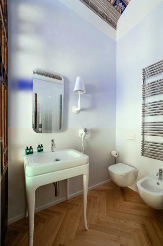 Hostal Palazzo Dei Grifoni - Luxury Suites -