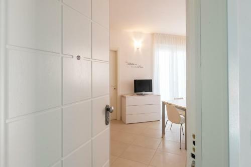 Apartamento Elegante Trilocale Marconi Prima Fila Mare