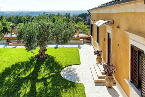 San Corrado Di Fuori Villa Sleeps 8 Pool Air Con
