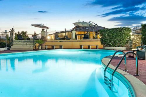 San Corrado Di Fuori Villa Sleeps 8 Pool Air Con